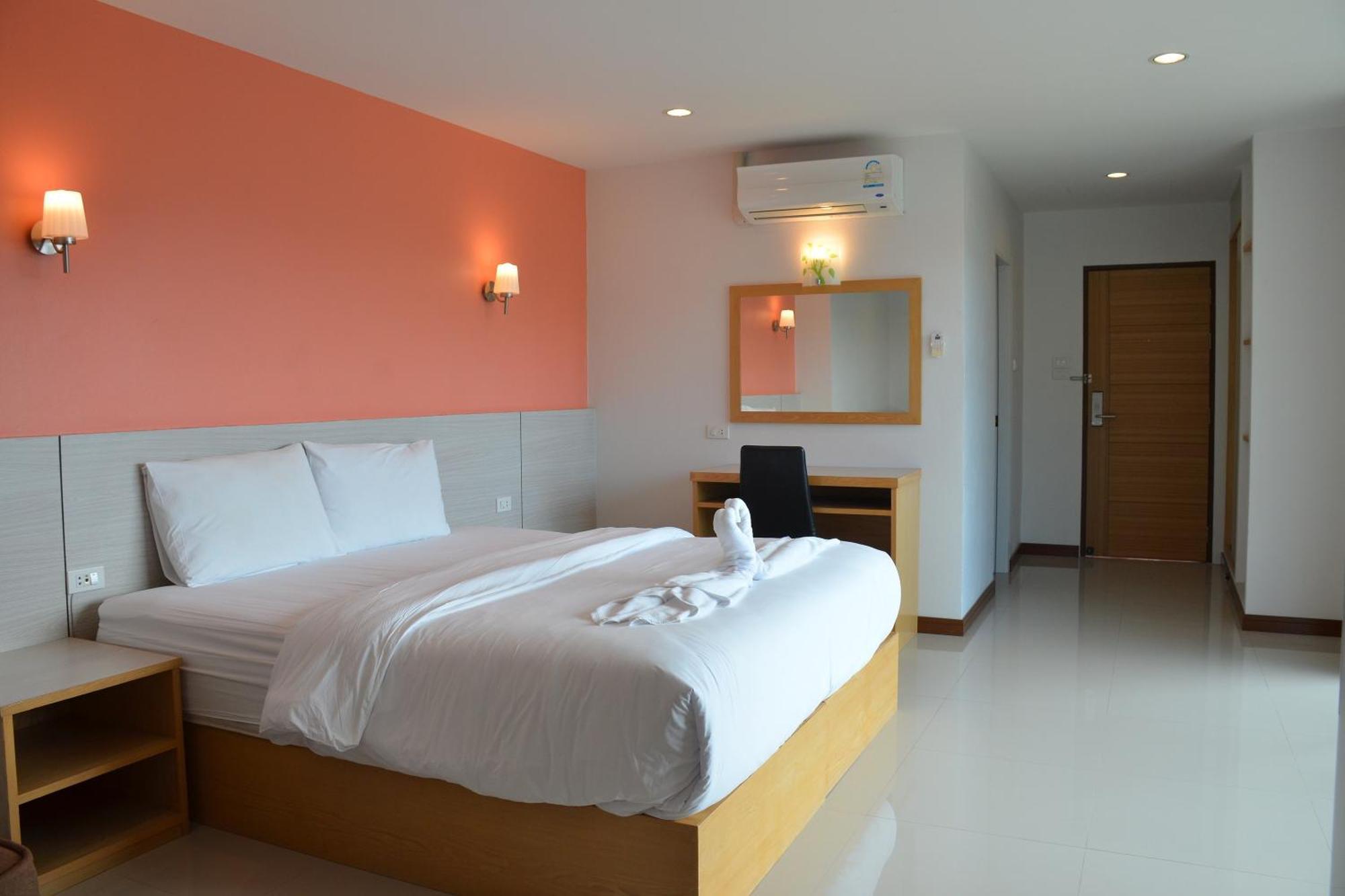 The Base Hotel 3*